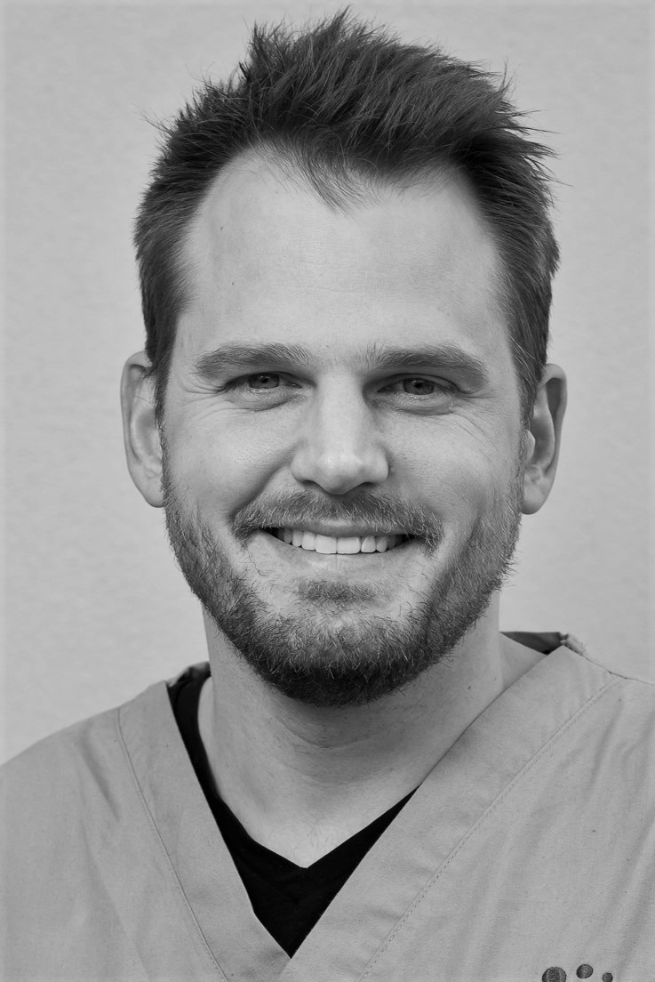 https://www.omnidental.com.au/wp-content/uploads/2024/05/LT-BW-Lab-.jpg